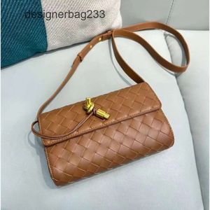 Üst düzey küçük omuz venetleri mini yeni bottegs dokuma andiamo basit çanta deri çanta çanta kare single 2024 çanta crossbody lady bayanlar 8vi9