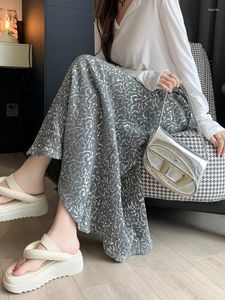 Spódnice cekinowe długie kobiety moda 2024 wiosenna letnia wysoka talia faldas largas błyszcząca koreański styl szczupły czarna spódnica midi