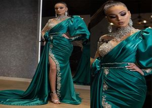 2021 Arabskie seksowne sukienki wieczorowe noś Hunter Green High Scyk Długie rękawy Satynowe kryształowe koraliki z boku rozdzielni sukienka na imprezę Suknie Promowe 9538306
