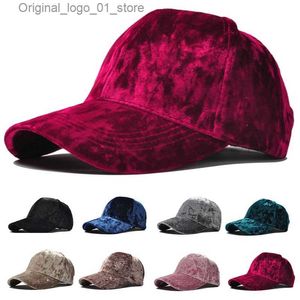 Ball Caps New Gold Velvet Baseball Hat Unisex Autumn/Winter Fashion Casual Curve Brim Hat Hip Hop Hat Bob Q240408