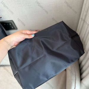 2024 New Designer Nylon Crossbody Bag Tote Dumpling Waterproof Handbag Womens Bag One Shoulder Commuting Bag New Travel Bag Az