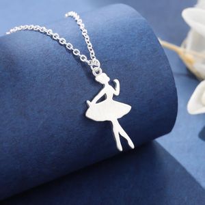 Подвесные ожерелья моды серебряной серебряной проволоки рисуют красивую балетную девушку