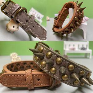 Moda Retro Bronze Craquedado de Dog Spiked Puppy Collar com rebites para cães pequenos cães médios