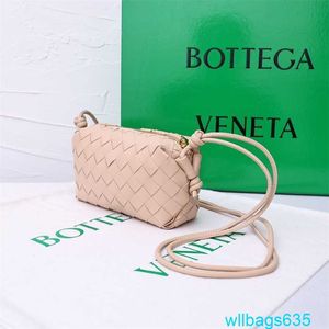 Luxury Leather Bag BottegVeneta Loop Bag Crossbody Mini Classic Small Woven Elements Paired with Camera Bag Shape Sweet and Highend Diagonal have logo HBHJNM