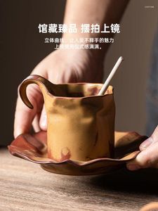 Xícaras pires dobradas de café vintage de capa de capa de orelha corada à mão pendurada em cerâmica tardia de chá de chá de chá