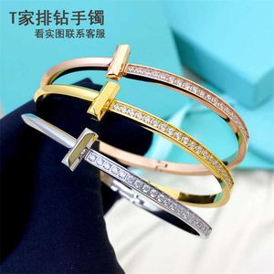 Hochwertiger Tiffancy Designer Bangle Sky Star Armband schmale Ausgabe Single Row Diamond Eingelegtes Diamantverschluss Paar Armband Roségold farbloses Modearmband O.