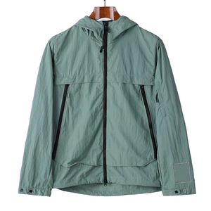 Sonnencreme Männer 2024 Sommereiseis Seide atmungsaktives schnelles Trocknen ultra-dünner Mantel Topstoney 5 Farben Lose Trend Hautkleidung Outdoor Fishing Wheel Jacke 772406