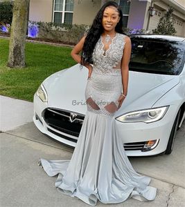 Sparkly Silver Sequin Prom Dress for Black Girls Sexy V Neck Mermaid aftonklänningar Plus Size Satin Applique Lace Formal Party Dress 2024 Vestido de Festa Casamento