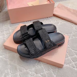 Svarta sandaler kvinnor sandle lyx loafers designer skor sandal för kvinnor halmläder sommar strandskor Dual tejp tjocksolade tråkiga