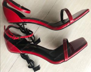 Designerskie buty wysokie obcasy Paris metalowe litery Sandały Kobiety sukienki buty seksowne otwarte palce kapcie