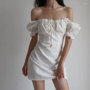 Abiti casual estate francese elegante boho bianco abito leggero donne retrò y2k cravatta manica a soffio mini sexy da spiaggia abito 2024