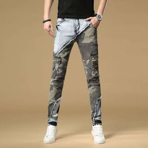 Spring e outono camuflagem de retalhos de retalhos de cor bloqueando jeans de perna com borda de pele masculina contrastante cor da moda Casual Minimalista Ponta de mendigo