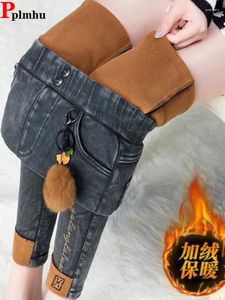 Women's Jeans Add Velvet Skinny Winter Warm Casual Slim High Waist Thicken Denim Pants Vintage Washing Snow Wear Cold Vaqueros 2024