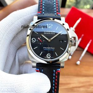 Titta på Watches Designer för män Mekanisk automatisk rörelse Sapphire Mirror 44mm Leather Watchband Sport Wristwatches