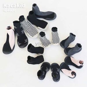 Slippers Kids Lock Sock Shoes с резиновыми подошвами на открытых детских туфлях.