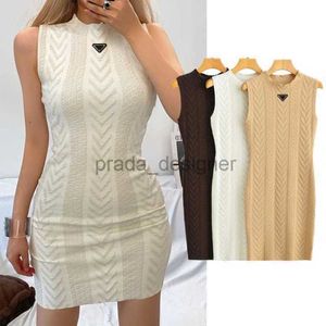 Designer Women's Casual Dresses Sweater Vest Knit Shirt Sexig topp Lätt bokstav Broderi Kvinnors Pullover Render Sweaterr PP2883