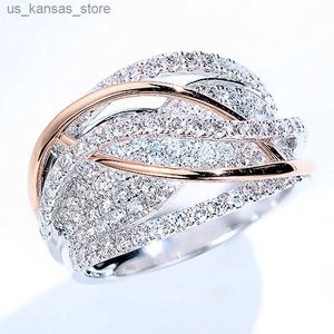 Cluster Rings Huitan Newly Designed Two-tone Rings for Women Silver Color/Rose Gold Color Fashion Luxury Wedding Party Ladies Rings Jewelry240408