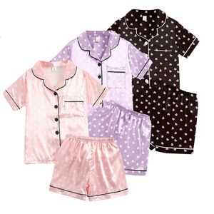 Summer Kids Girls Pyjamas Set Heart Print Stain Silk Top Pant Kort ärm barn Kläder Set Silk Pyjamas för Girl Sleepwear 240408