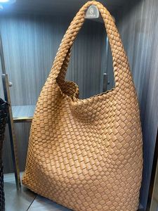 Designer Tote Bag Mini Candy Woven Woven Womens Dumpling Bun Summer Simple Spalla Borsa Autunno e Inverno Casualmente Big Borsa Casualità Opere in tessuto