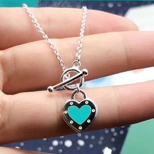 Designermärke TIFFAYS 925 Sterling Silver Rivet Heart Shaped Blue Droping Emamel OT Buckle Necklace Liten Crowd Clavicle Chain Gift With Logo