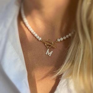 Anhänger Halsketten klassische anfängliche Halskette Frauen A-Z-Buchstaben Schaltverschluss 6mm Imitation Perlen für Schmuck Geschenk