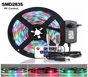 RGB LEDストリップ2835 DC 12V防水柔軟性リボンティラLEDライトストリップテープ60 LEDSM 5M RFリモートコントローラーパワーアダプター2731566