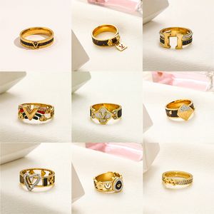 Дизайнерское кольцо женское золотые кольца никогда не исчезают роскоши.