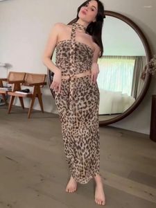 Arbeit Kleider Chic Leopardenmuster Tube Rock Anzug Frauen elegante kalte Schulter Falten -Ernte -Tops Sexy Hüftpaket 2024 Frühlingssommer
