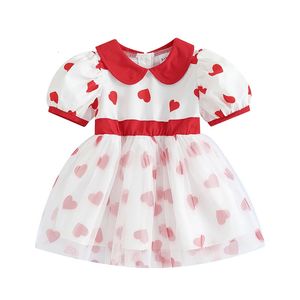 14t Infant Baby Girl Valentines Day Dress Short Sleeve Doll Collar Heart Print Tulle Cute Aline Toddler kläder 240403