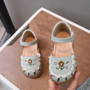 Summer Girls Sandals Delicately Embroider Flower Lace Childrens casual Close Toe Soft Leather Little kids Shoes 240402