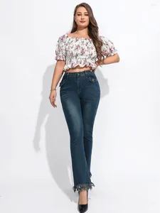 Женские джинсы детализируют кнопку стиля кнопки с высоким содержанием талии, точное идеальное бедро к телу, парень для женщин для женщин