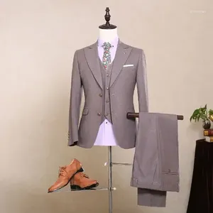 Мужские костюмы 2024 Высококачественный костюм Homme Grey Smart Casal Suit Формальная свадьба для мужчин жених блейзер на заказ Slim Fit Skinny 3 Piece