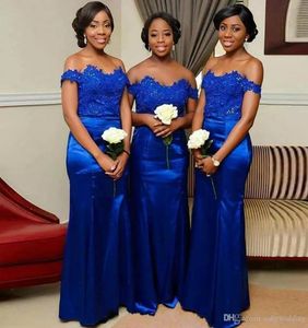 Royal Blue Bridesmaid Dresses Plus Size Lace Applicques Bröllopsgästklänning för svarta flickor utanför axel sjöjungfru Hemma av heders GOWN2514805