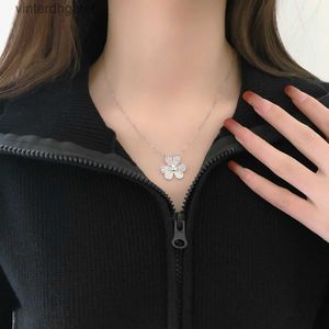 Elegant top grade vanclef flower necklace women Lucky grass petals full of diamonds clover Pendant Necklace womens light luxury Necklace