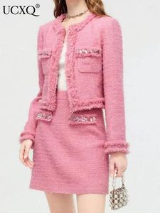 Sukienki robocze UCXQ w stylu koreański elegancka marszczona koralikowana z koralika kardigan kurtka krótka moda moda dwuczęściowy zestaw kobiet 2024 wiosenne lato
