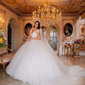 Sukienki Księżniczka Cap Sanki Ball Suknie ślubne Suknie ślubne z perłami koraliki koronkowe aplikacje ślubne suknie ślubne vestido de noiva