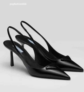 Klänningskor Lyxvarumärken 2024 Designer Sandal High Heels Low Heel Black Brushed Leather Slingback Pumpar Black White Patent Leathers 35-40 Fashion Shoes 354666