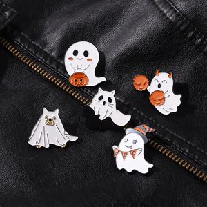 Glad Halloween! Ghost emaljstift läskig söt flygande spöke brosches boo pumpa goth badge pinback knappar tillbehör