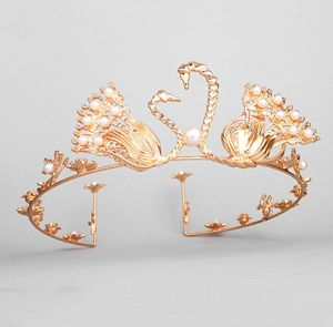 Gold Full Circle Tiaras Festzug Swan Clear österreichische Strasssteine Perlen Kingqueen Crowns Hochzeit Brautkronstadbänder Party Head4192165