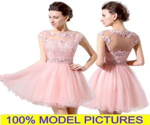 Sheer Neck Short Party Dresses Vintage Lace Applique Pärled Sequin Crystal Mine Hollow See Through Back Cocktail Homecoming Gowns 1173101