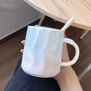 Canecas de 400 ml de caneca de cerâmica com colher de tampa criativa colorido de alta beleza casal de café da manhã