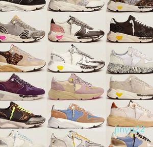 2024 Neue hochwertige Schuhe Golden weiße rosa Farb -Sneaker Super Star Pincin Classic Do -Old Dirty Shoe Designer Mann Frauen Freizeitschuhe