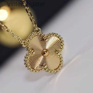 High version Original 1to1 Brand Necklace Fashion Fantasy Style Four Leaf Grass Design High Grade Single Flower Titanium Designer High Quality Choker Necklace