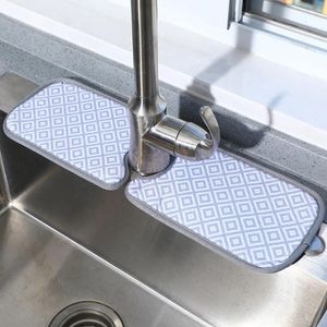 Tischmatten Küche Spüle Matten Wasserhahn absorbierende Wickel (en)
