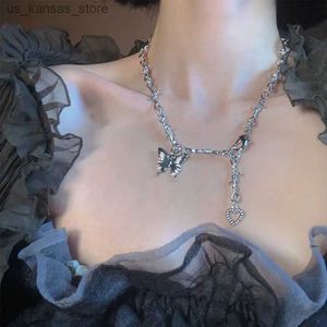 Pendant Necklaces Fashion Heart Pendant Butterfly Necklace Silver Color Asymmetry Irregular Shaped Lock Chain for Women Trendy Choker Wedding240408