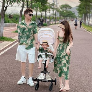 Férias pareça roupas de família Mamãe e filha Resort Dress Daddy e eu, filho, filho combinando casal de camisas Look Beach 240323