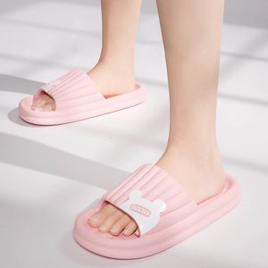 Karikatür ayı yaz kadın kapalı terlikler kaymaz banyo ev kat düz bayanlar ayakkabı kalın dip slaytlar 240328