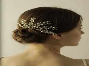 2018 Nya bröllop hårtillbehör brud hårkam med kristaller kvinnor hår smycken party headpieces bwhp8369030603