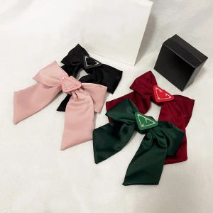 Barrettes 2024 Barrettes Women P Family Invertered Letter Triangle Hair Clip Fashion Bowknot Barrettes Classic Girls Hair Jewelry Headdress AC