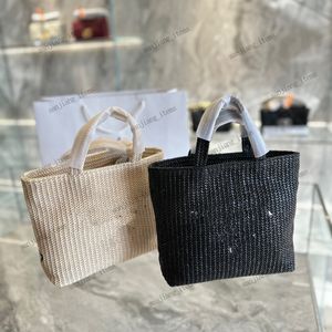 Luxury Triangle Handväskor Designer Tygväskor för kvinnors halmväv virkning Topphandtag strandväska shoppare veckor koppling gräs män mode crossbody axel väska